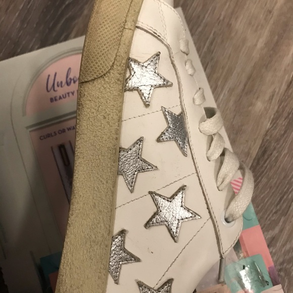 YSL Saint Laurent Stars Leather Sneakers - Picture 11 of 12